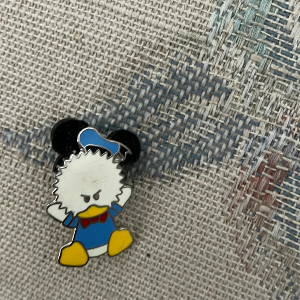 Disney tac pin